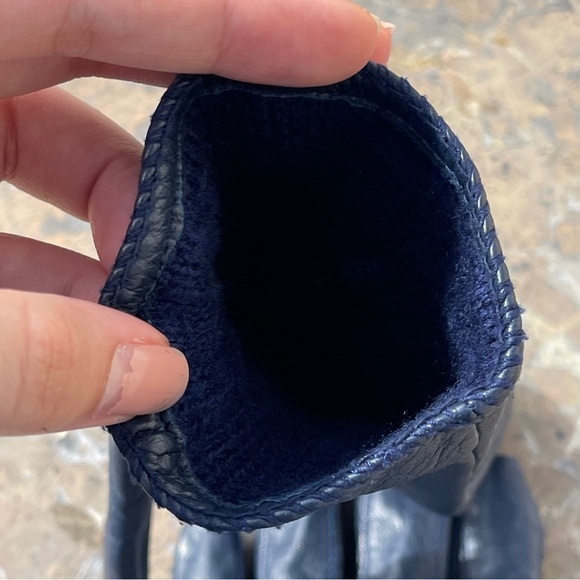 Vintage Women’s 1980s 80s Navy Blue Leather Gloves with Wool Lining - Picture 5 of 7